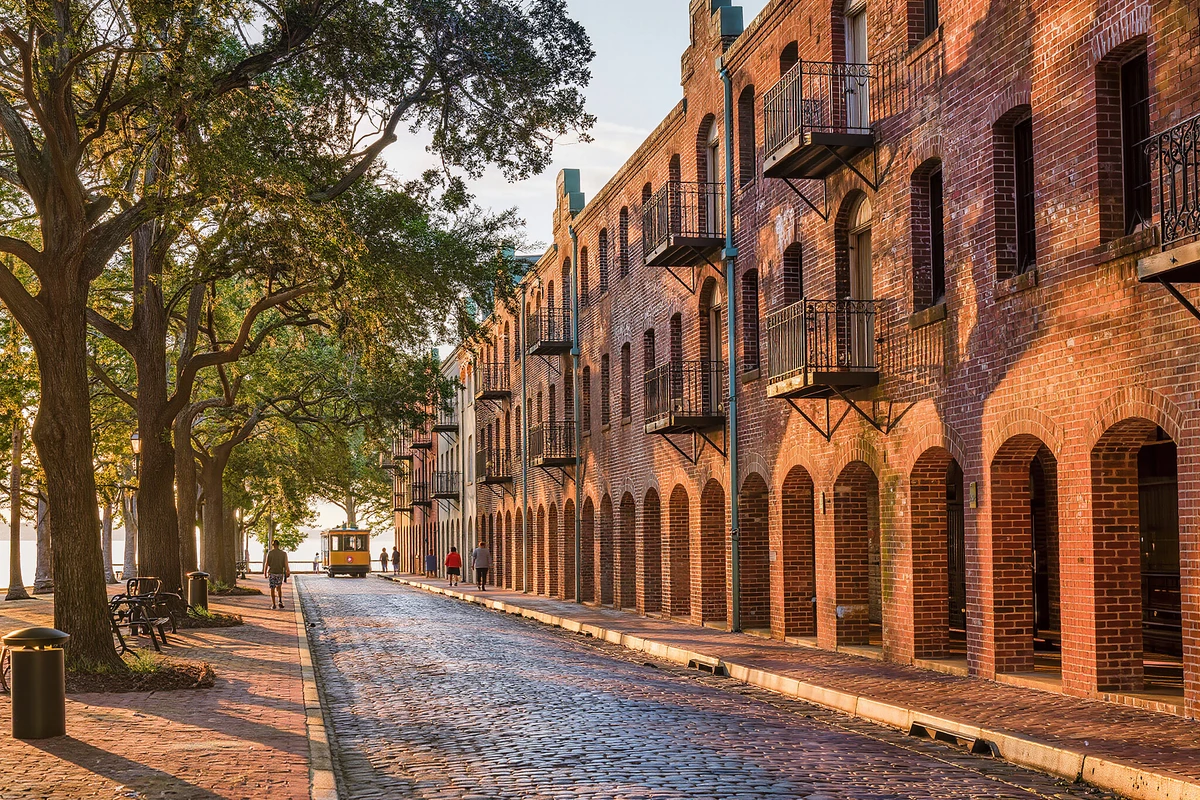 Savannah Old Town Hop-On Hop-Off Trolley Tour
