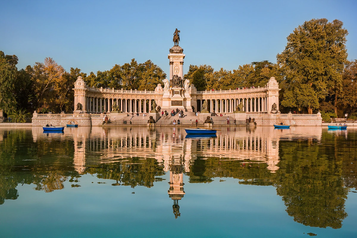 Retiro Park Guided Segway Tour with Crystal Palace Madrid