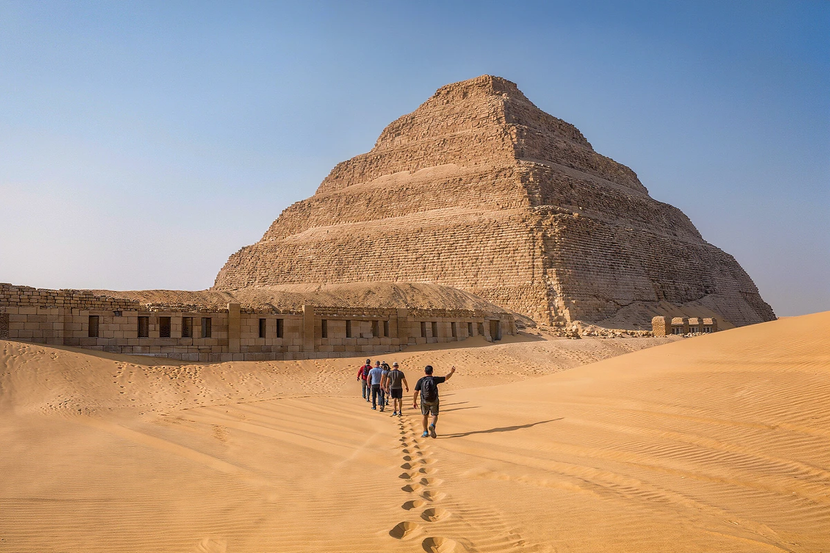 Pyramids of Giza, Sphinx, Saqqara & Memphis Day Tour from Cairo
