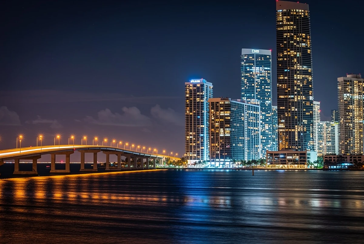 Miami Night Tour by Open-Top Bus with Live Guide