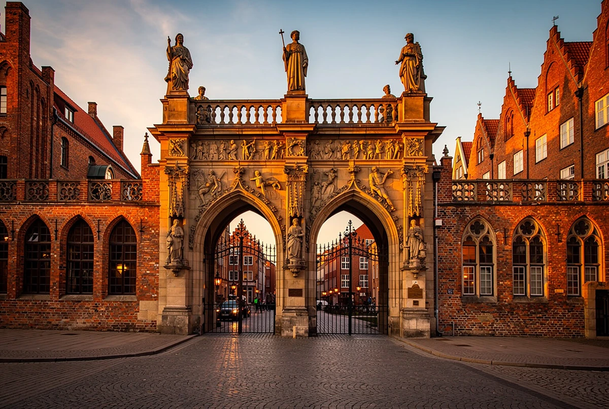 Old Town Electric Golf Cart Sightseeing Tour Gdansk