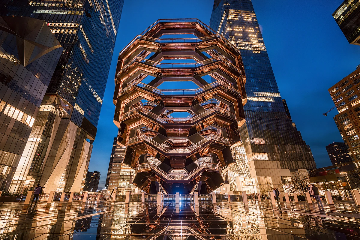 New York by Night Guided Bus Tour with Skyline Photo Stops