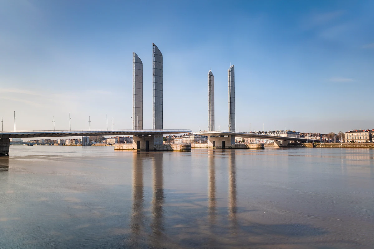 Garonne River Lunch Cruise in Bordeaux