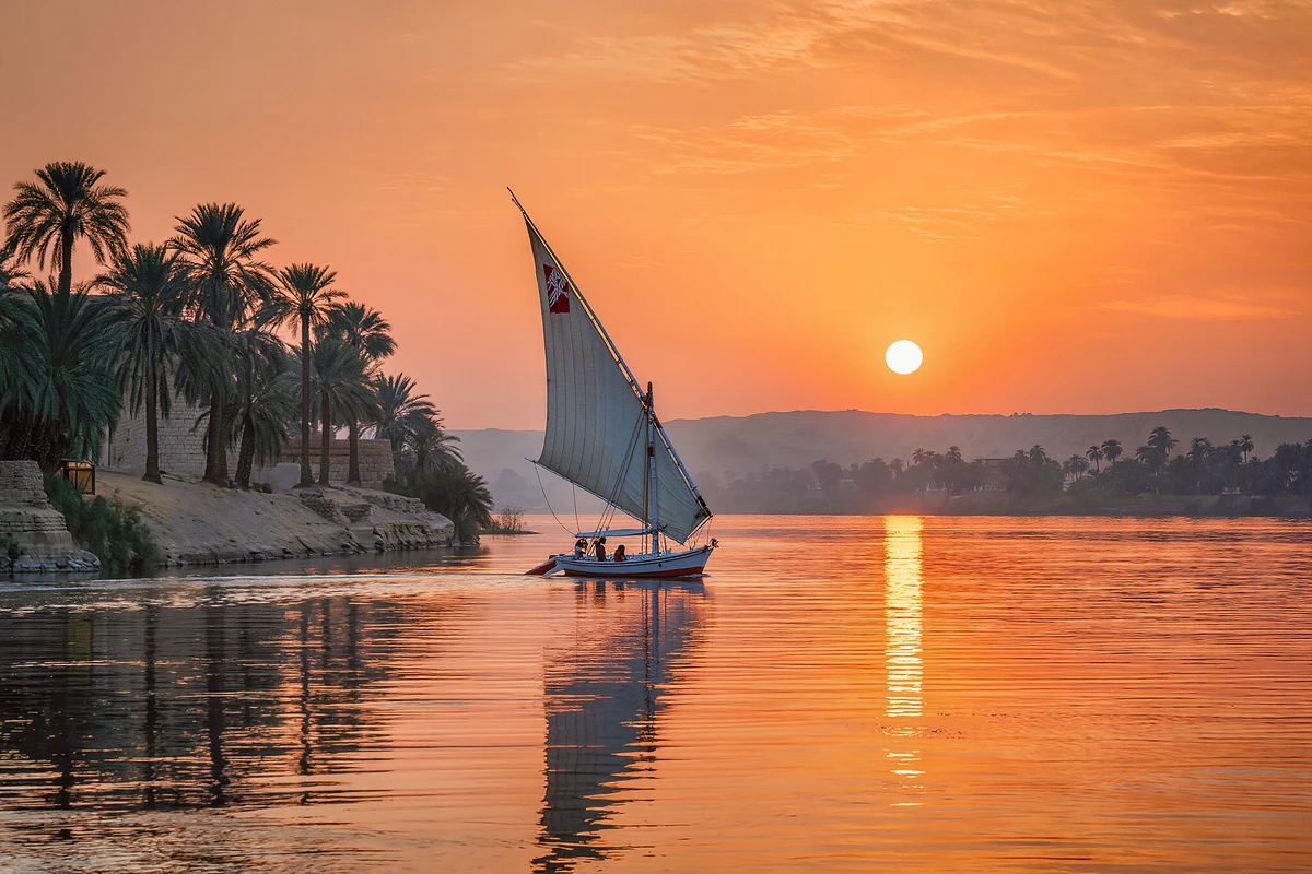 Luxor 2-Day Trip with Balloon and Felucca from Marsa Alam