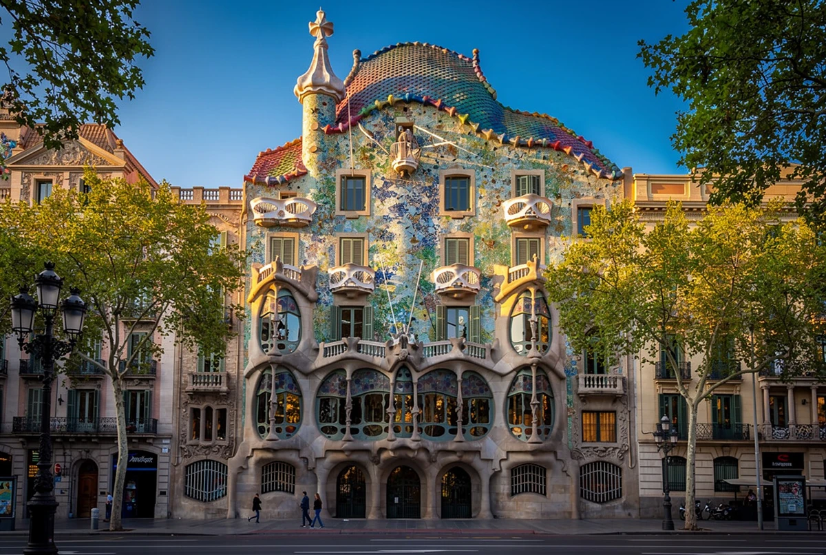 Barcelona Hop-On Hop-Off Sightseeing Bus Tour