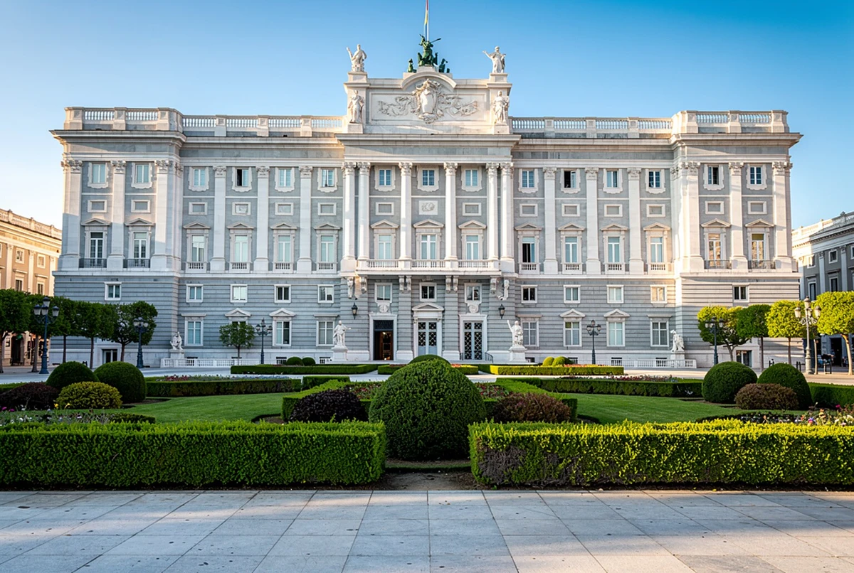 Private Madrid City Tour by Eco Tuk-Tuk