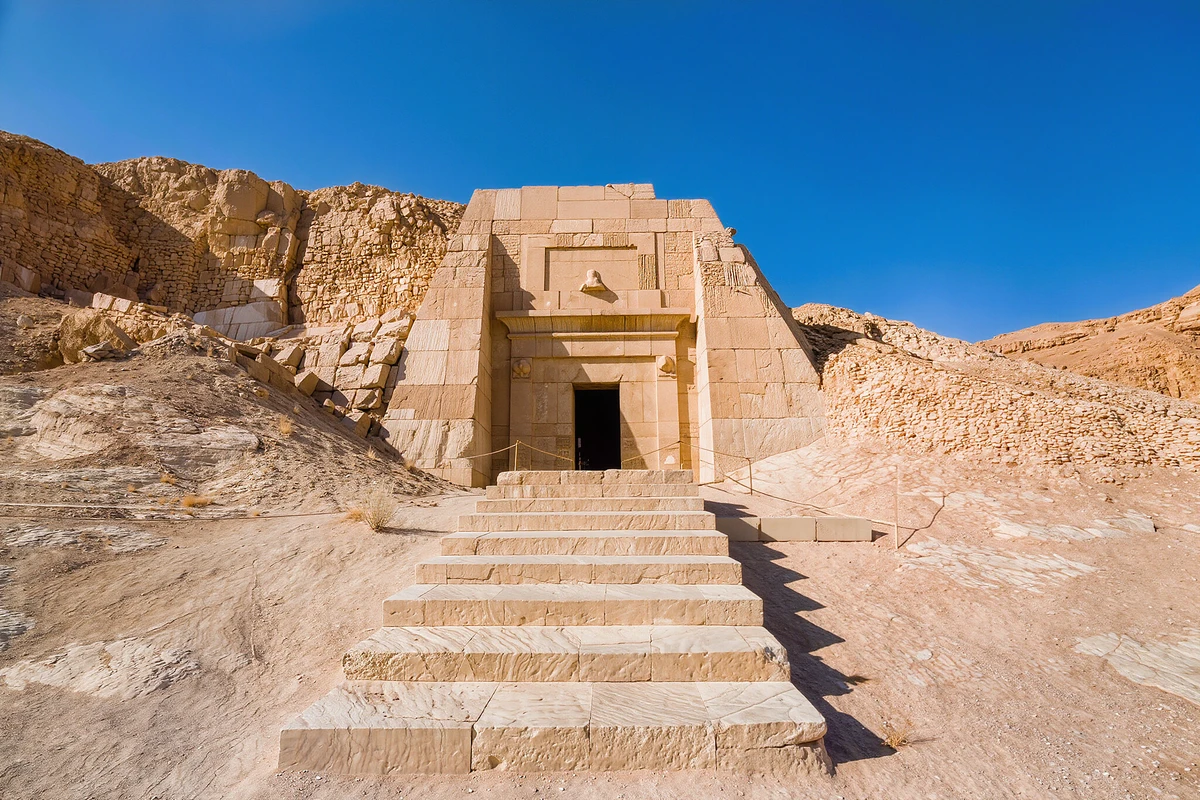 Luxor Valley of the Kings and Karnak Day Trip from El Gouna