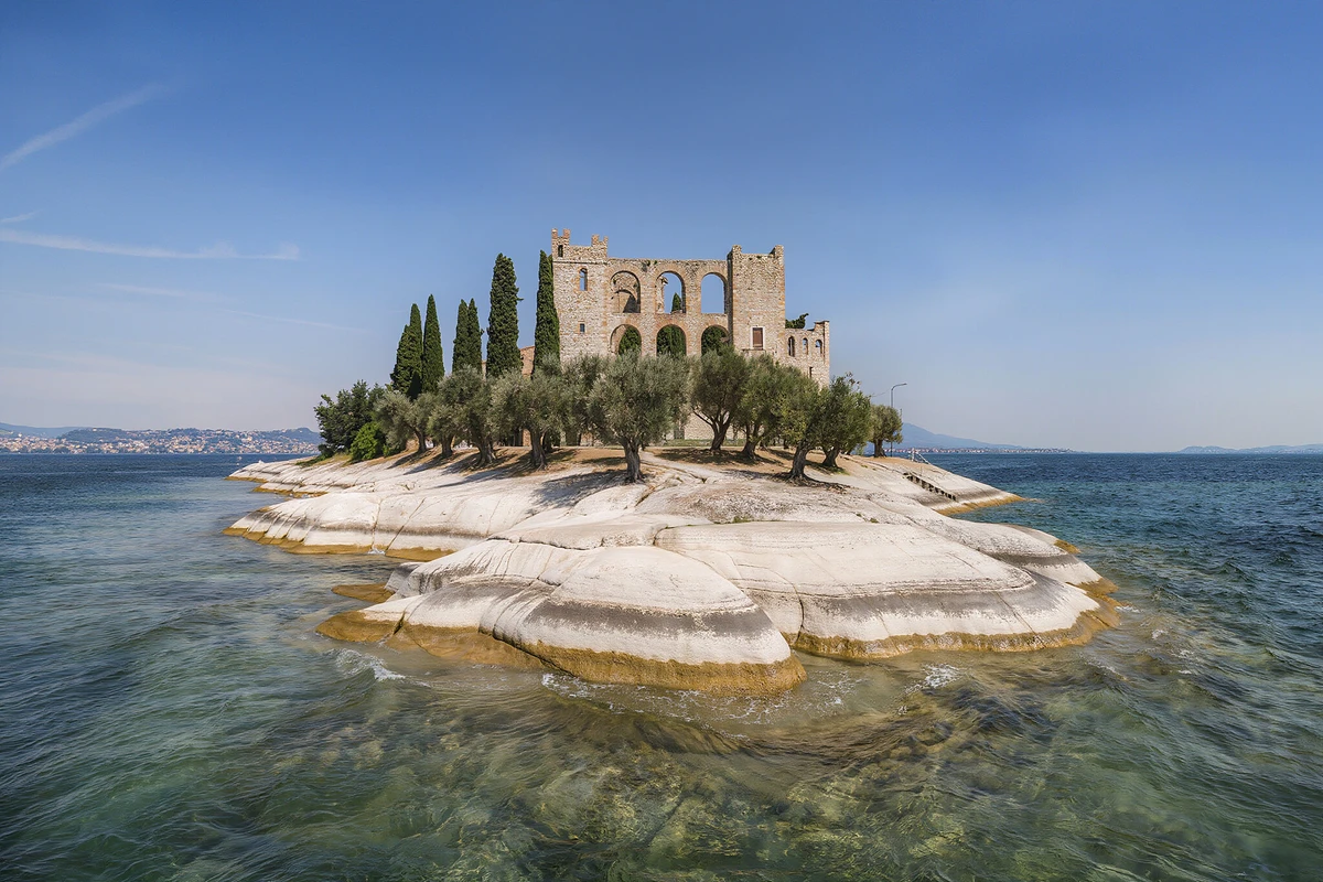 Verona, Sirmione and Lake Garda Day Trip from Venice