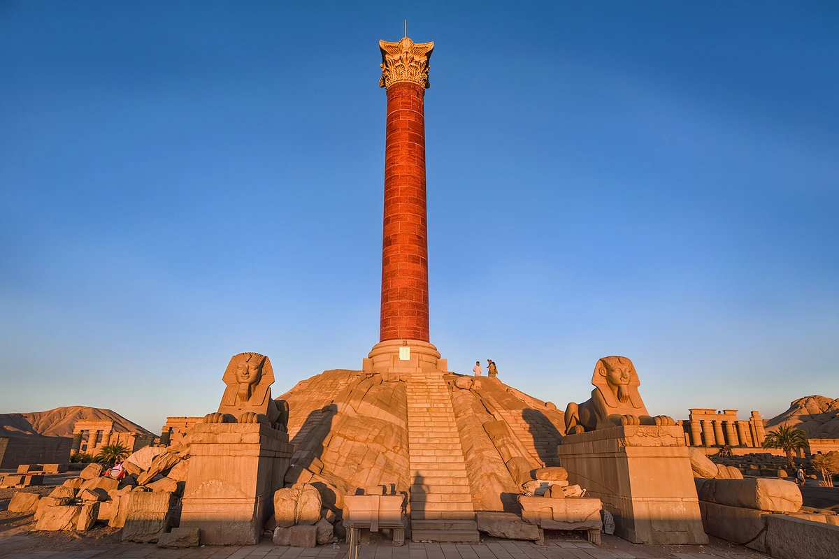 Alexandria Catacombs, Qaitbay Citadel & Roman Theatre Day Trip from Cairo