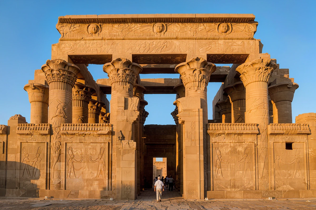Private Dendera Temple Tour with Felucca Ride from Luxor
