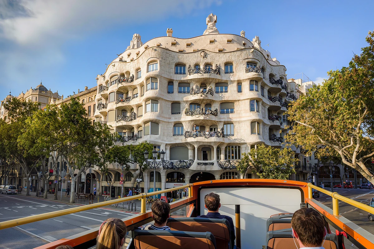 Barcelona Hop-On Hop-Off Sightseeing Bus Tour