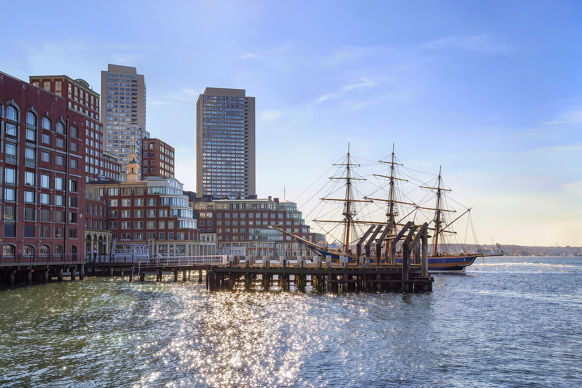 Boston Harbor Historical Sightseeing Cruise
