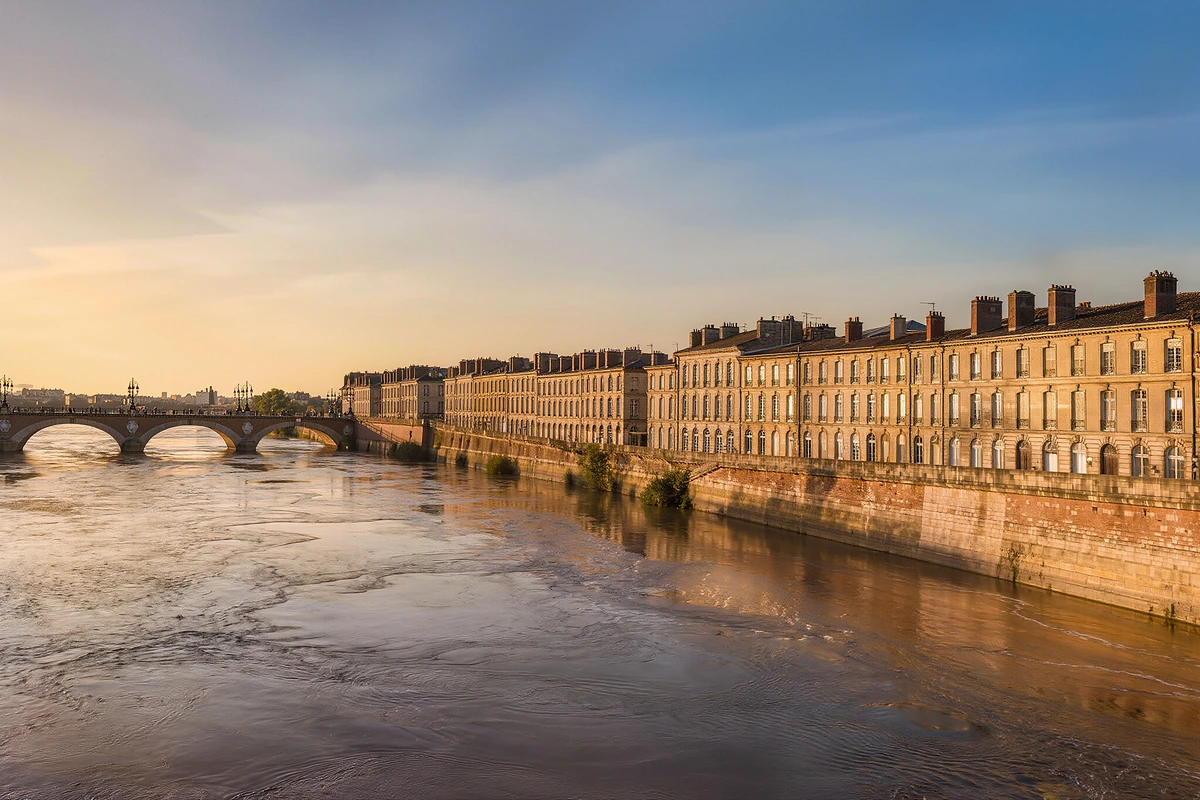 Private Vintage Sidecar Sightseeing Ride in Bordeaux