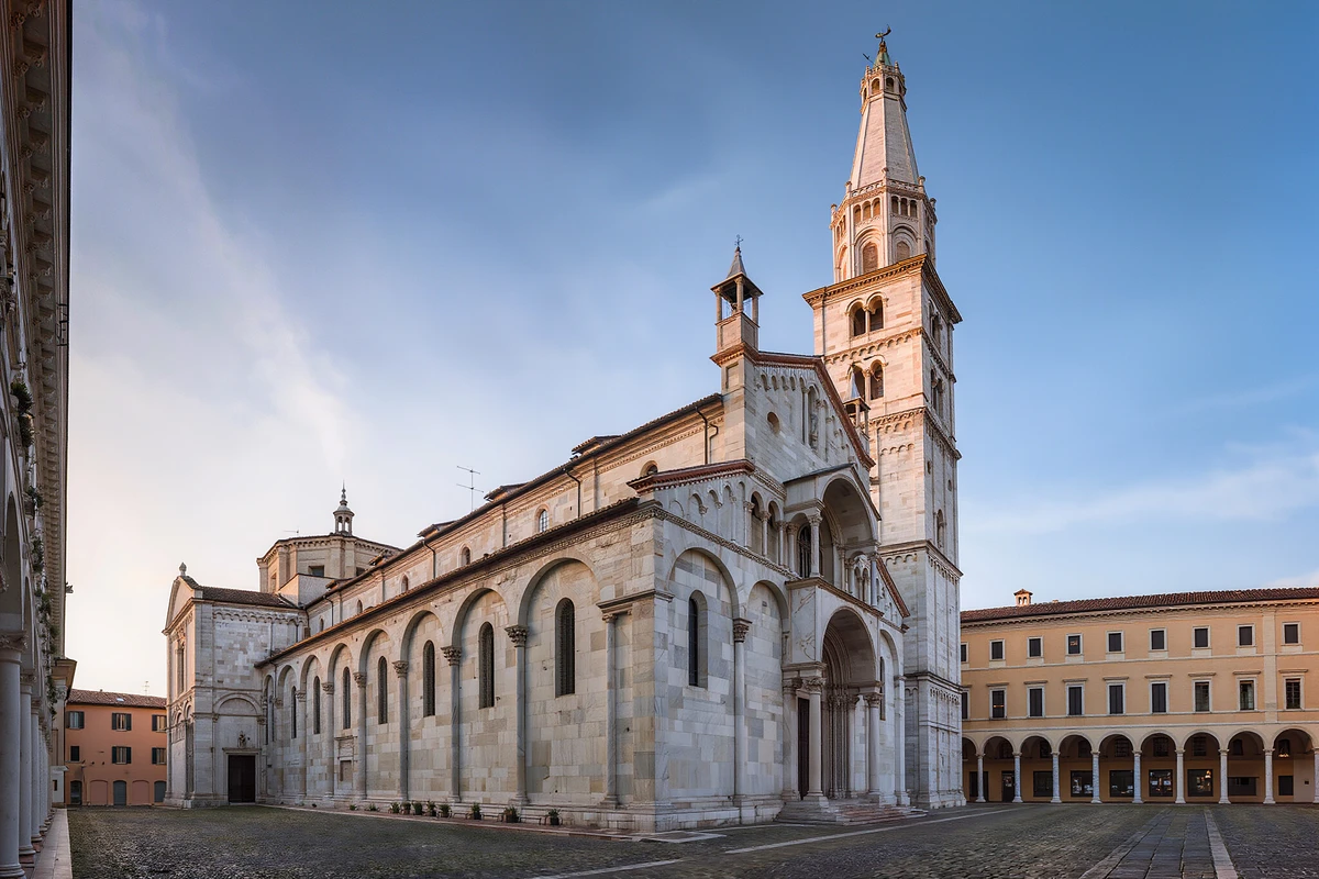 مطار بولونيا إلى مودينا