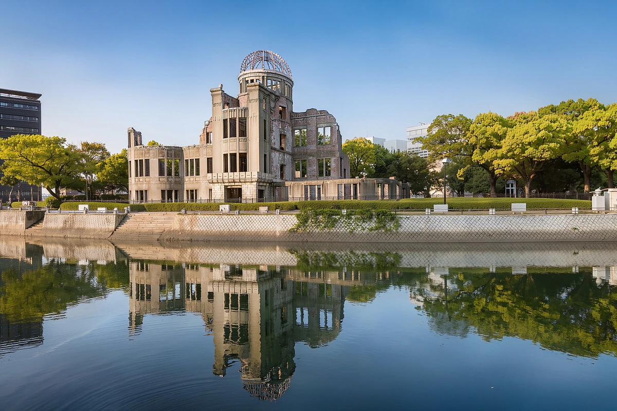 Hiroshima Peace Park & Miyajima Day Tour by Coach