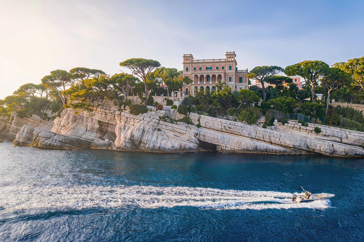 Private Boat Trip to the Lérins Islands and Cap d'Antibes