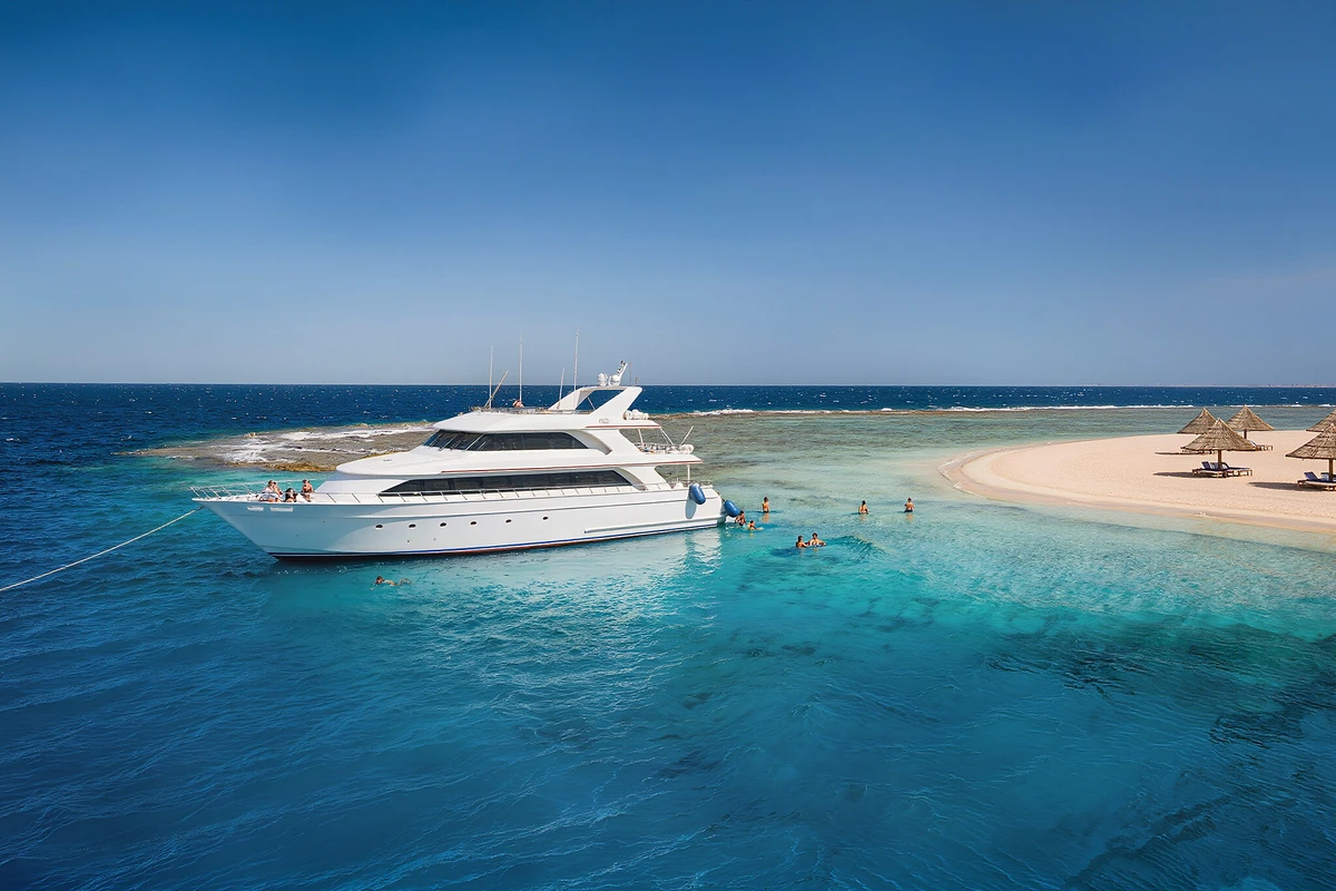Paradise Island Snorkelling Cruise with Lunch Hurghada