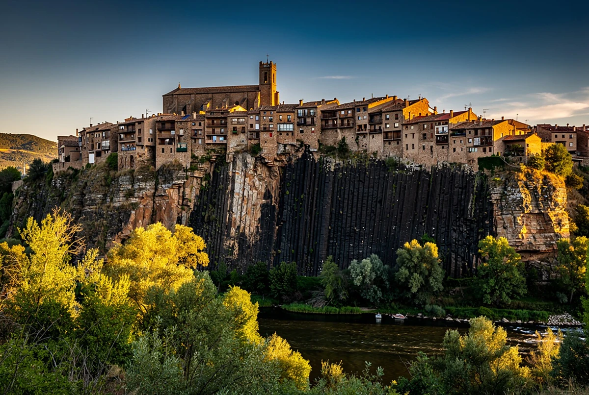 Catalonia Medieval Villages Small-Group Day Trip from Barcelona