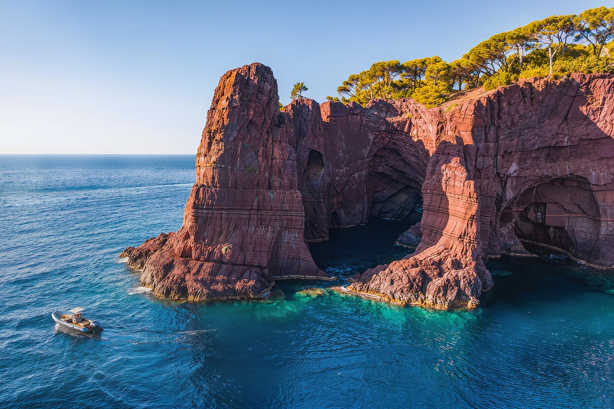 Esterel Red Rocks Boat Excursion from Cannes