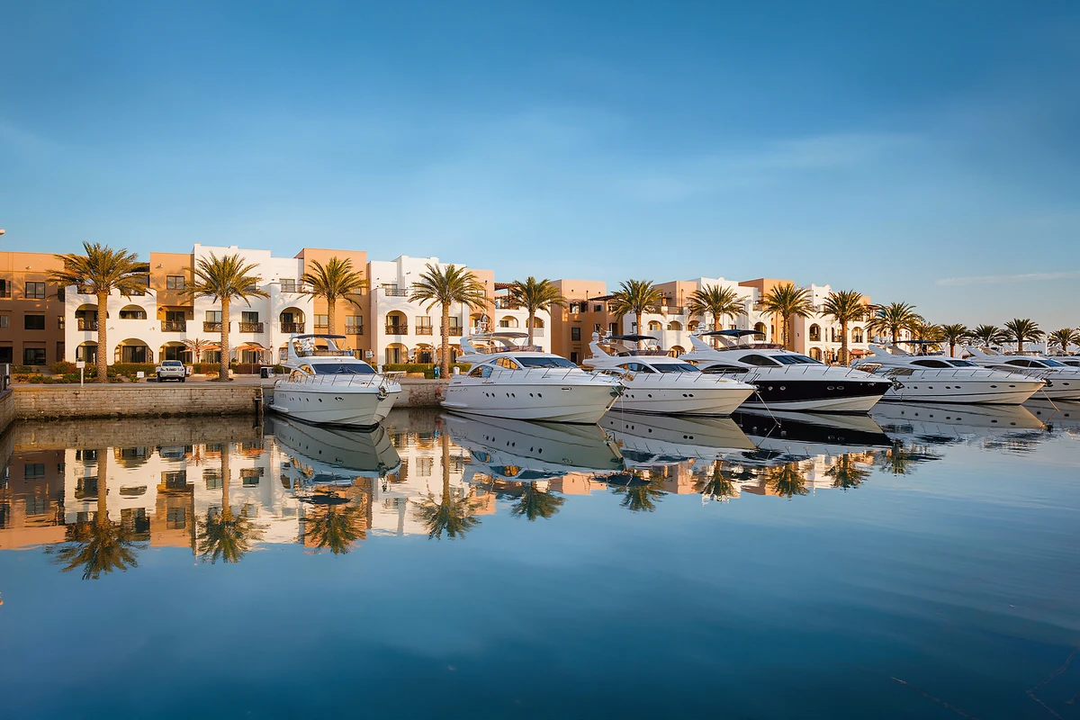Private El Gouna Lagoons Boat and Tuk-Tuk City Tour