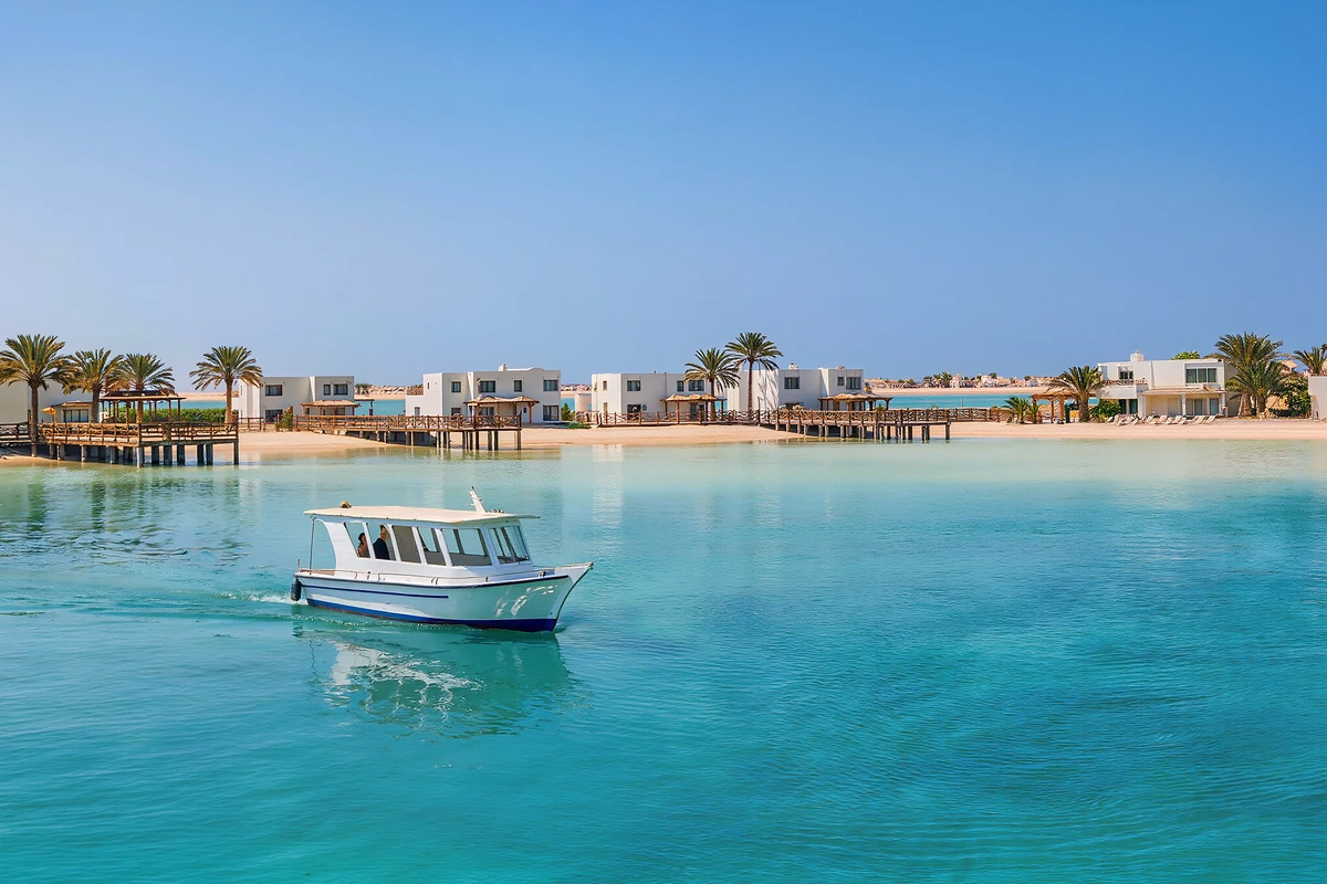 Private El Gouna Lagoons Boat and Tuk-Tuk City Tour