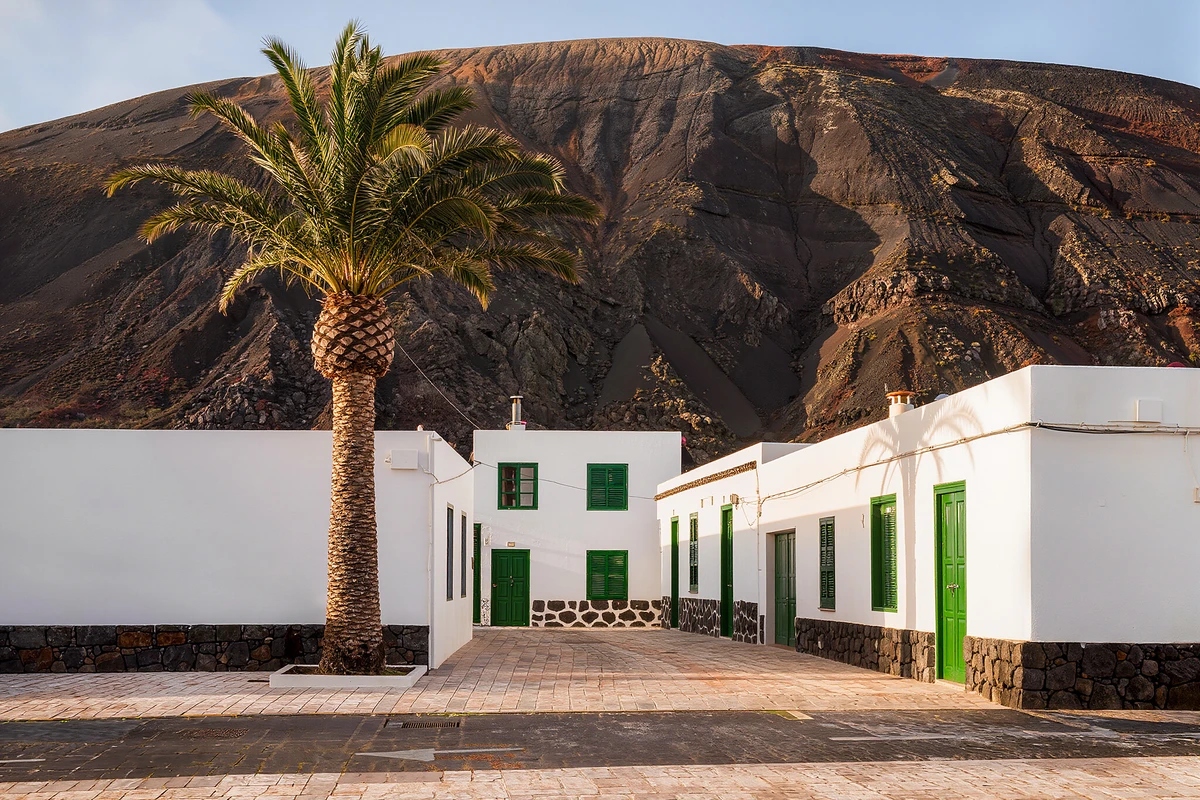 Timanfaya and Southern Lanzarote Day Trip from Fuerteventura