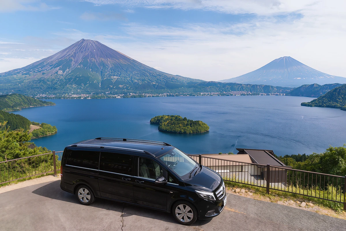 Private Hill of the Buddha, Lake Toya & Hell Valley Tour, Sapporo