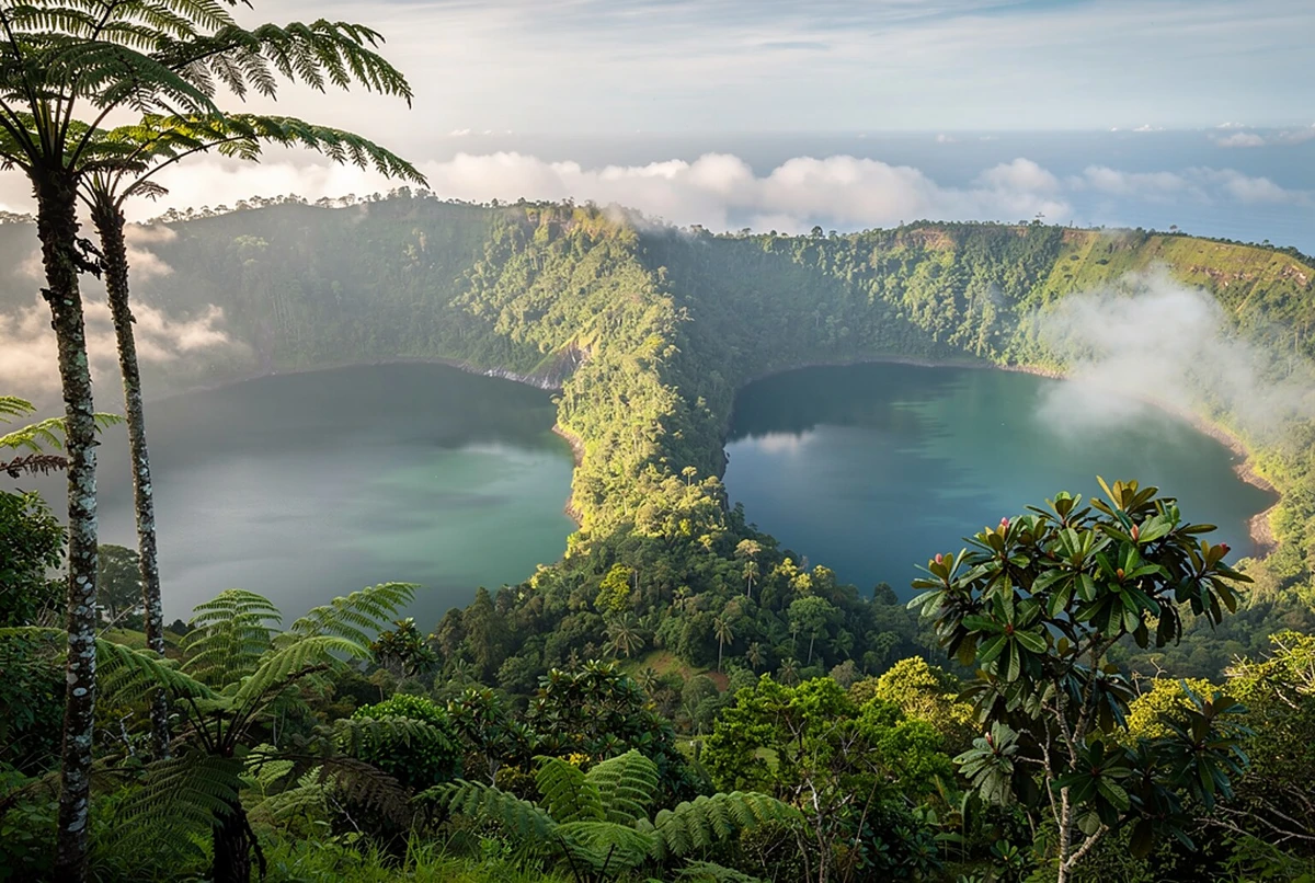 Munduk Twin Lakes Jungle Hike, Tamblingan Canoe & Waterfall Tour Bali