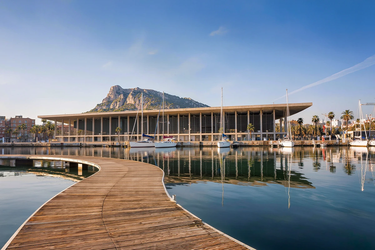 Barcelona Aquarium Entry Tickets with Underwater Shark Tunnel