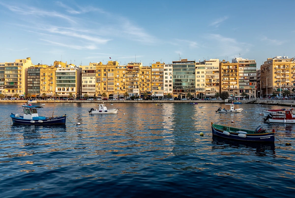 رحلة بحرية سياحية في موانئ مالطا وخلجانها من سليمة