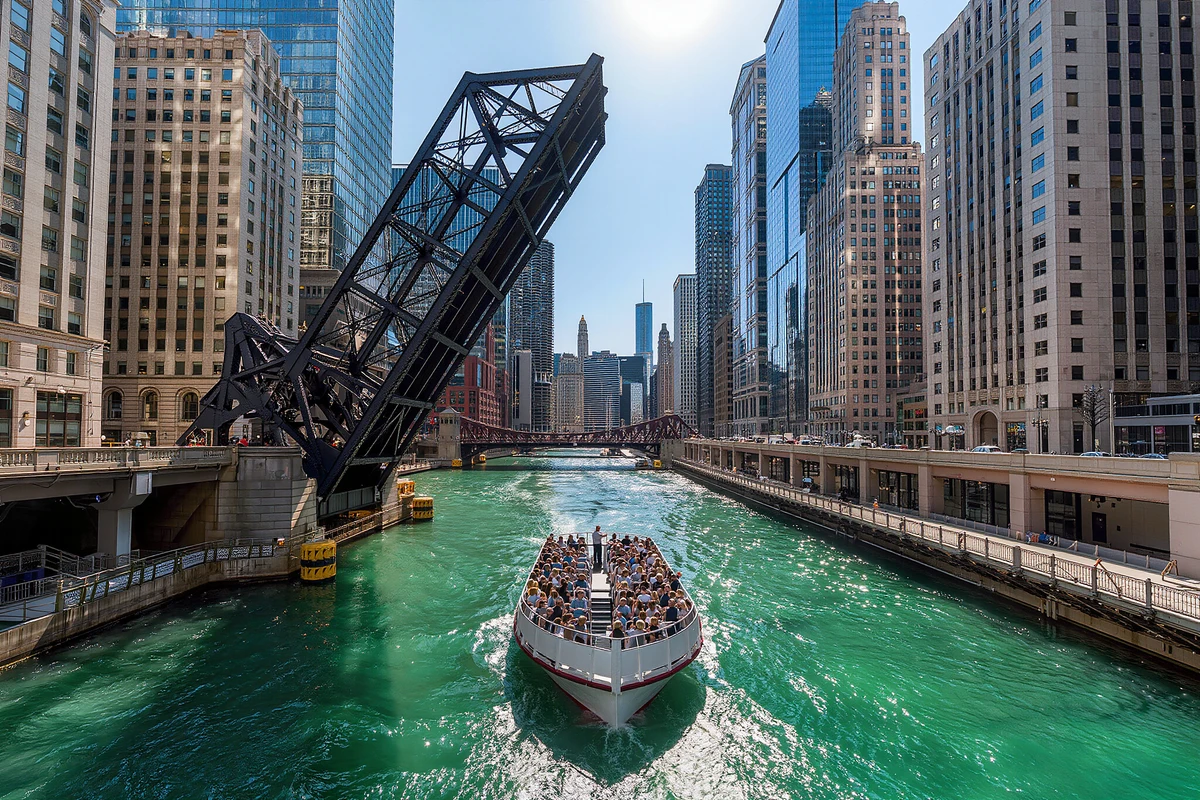 Chicago River Architecture Cruise with Live Expert Guide