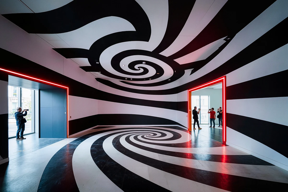Paradox Museum Entry Tickets with 90 Optical Illusions Paris