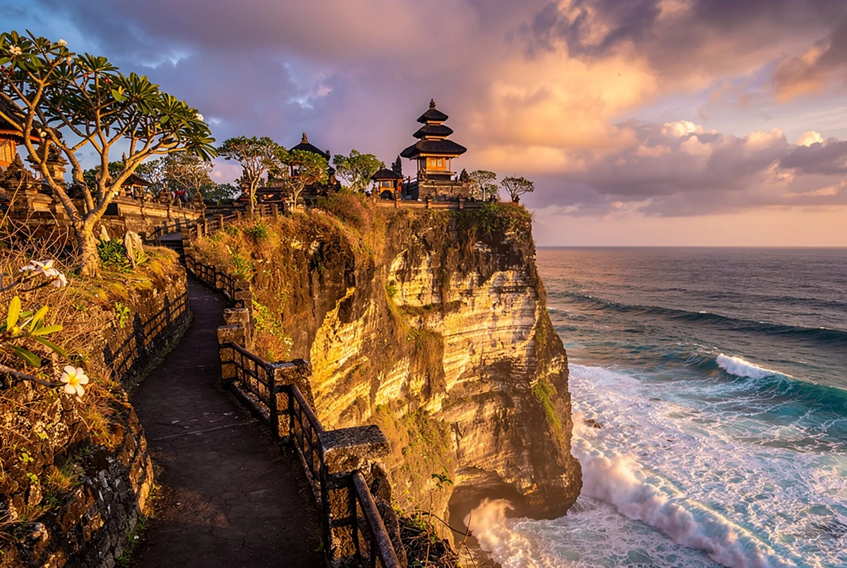 Bali Sunset Tour: Uluwatu Temple, Kecak Fire Dance & Jimbaran Bay