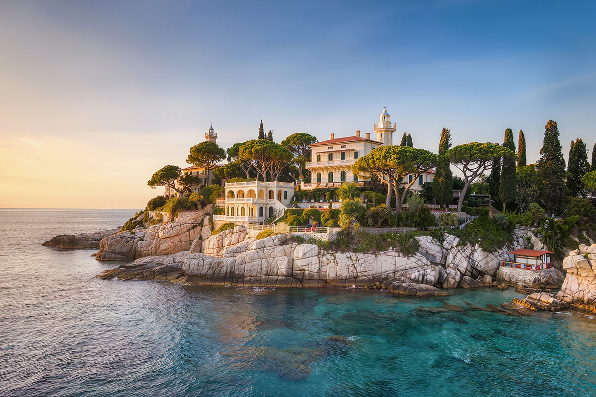 French Riviera Coastal Sightseeing Cruise from Nice