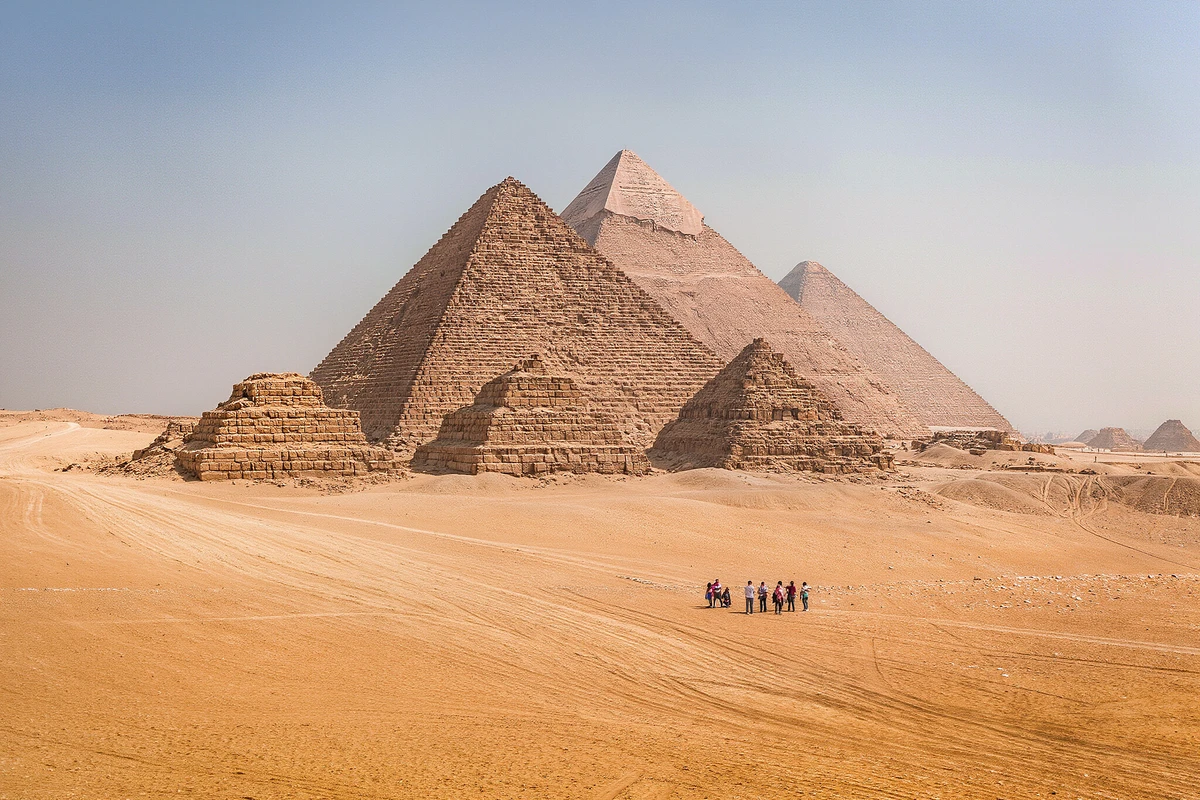 Giza Pyramids and Egyptian Museum Day Trip from Sahl Hasheesh