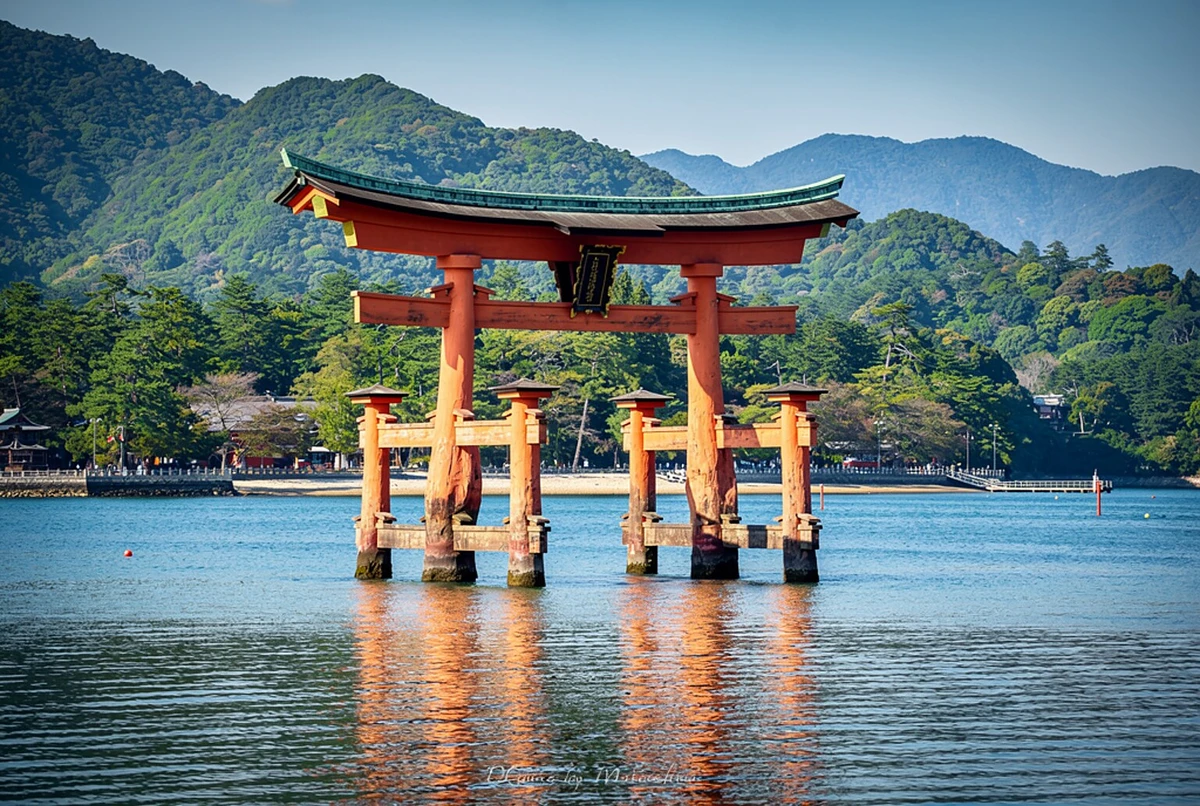 Hiroshima and Miyajima Island Day Tour from Osaka