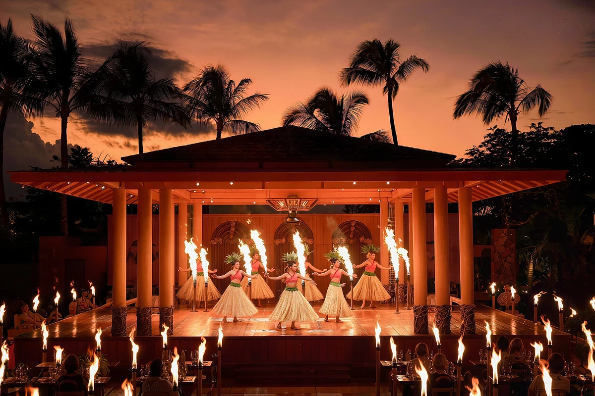 Luau Buffet Dinner and Hawaiian Show Kauai
