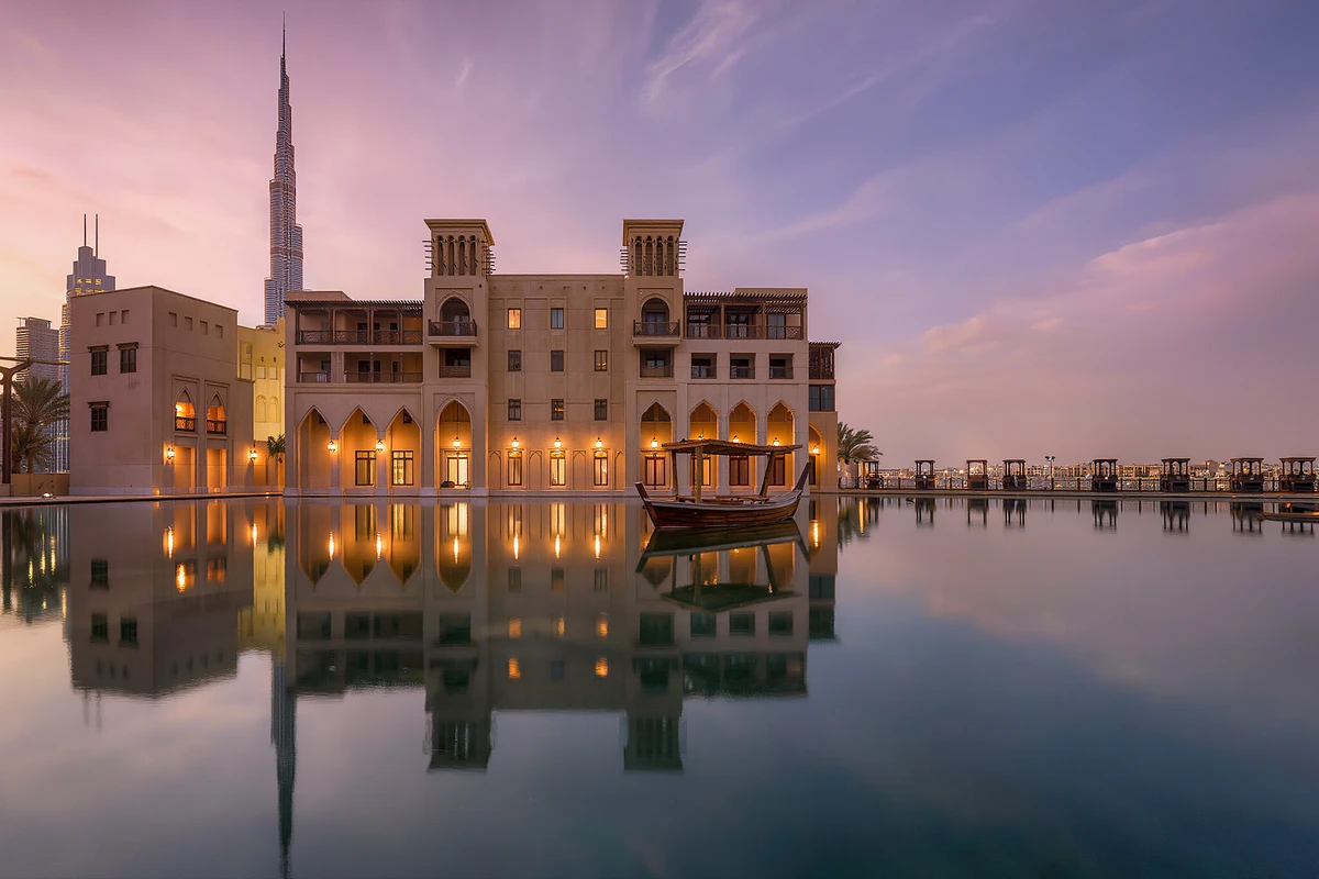 Burj Khalifa Lake Abra Ride & Fountain Show Tickets Dubai
