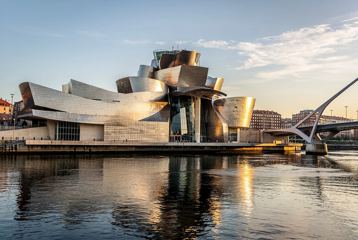 Guggenheim Museum Small-Group Guided Tour with Entry Bilbao