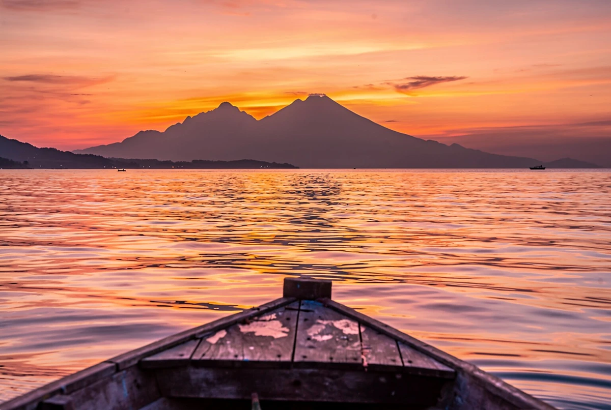 Gili Trawangan Sunset Snorkeling Boat Tour Lombok
