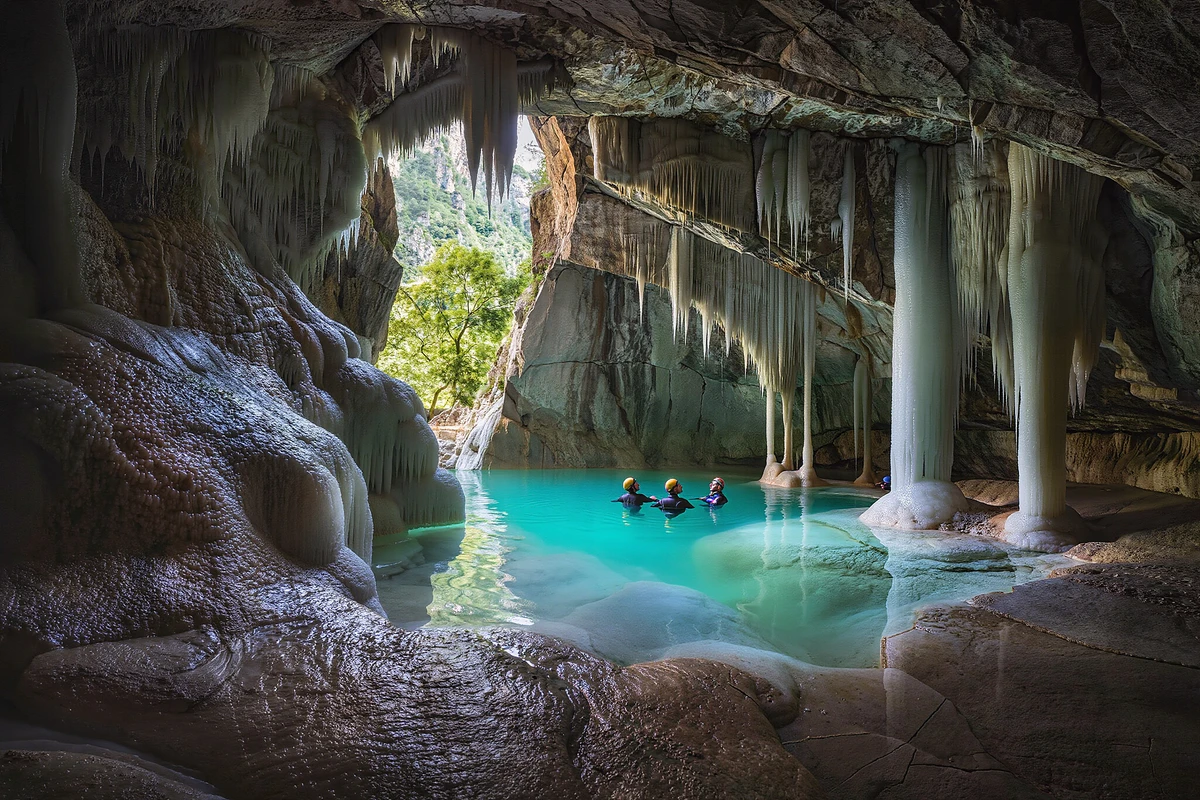 Omis Cetina River Rafting with Cliff Jumping and Cave