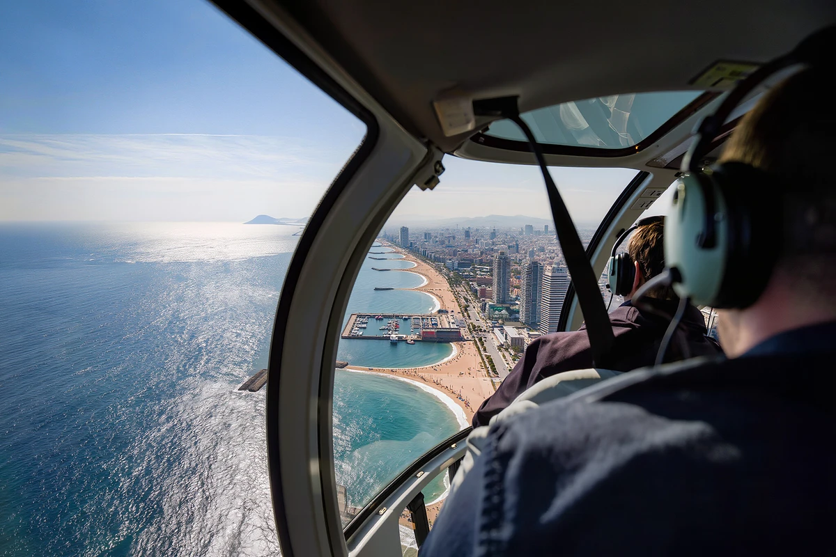 Helicopter Flight, Harbour Boat Ride & Old Town Tour Barcelona