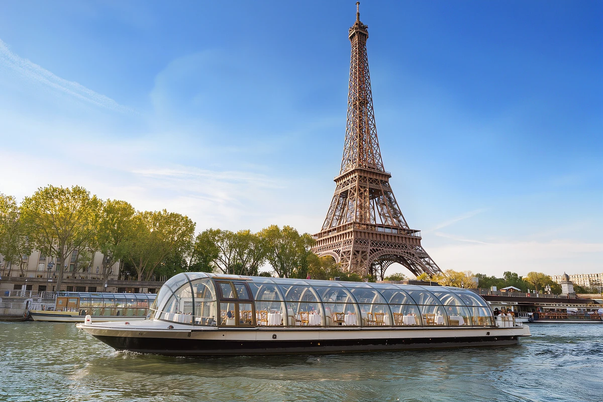 Seine Lunch Cruise from the Eiffel Tower Paris