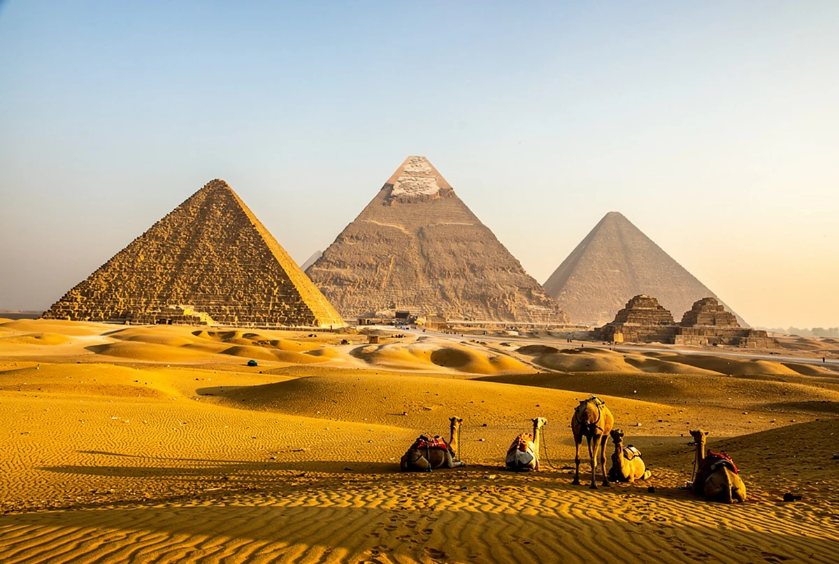 Pyramids of Giza, Sphinx, Saqqara & Memphis Day Tour from Cairo