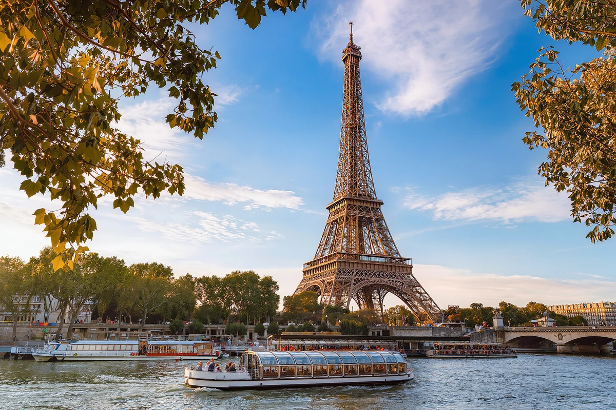 Hop-On Hop-Off Seine River Boat Pass Paris
