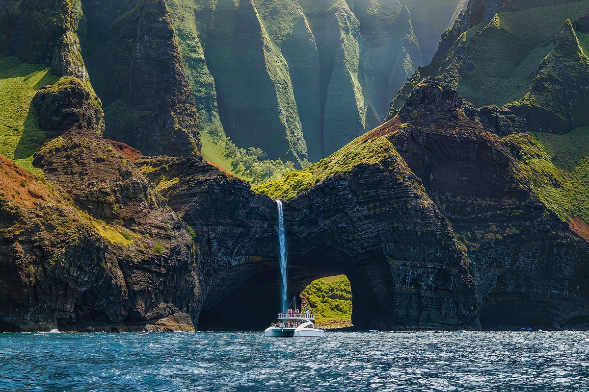 Na Pali Coast Deluxe Power Catamaran Tour Kauai