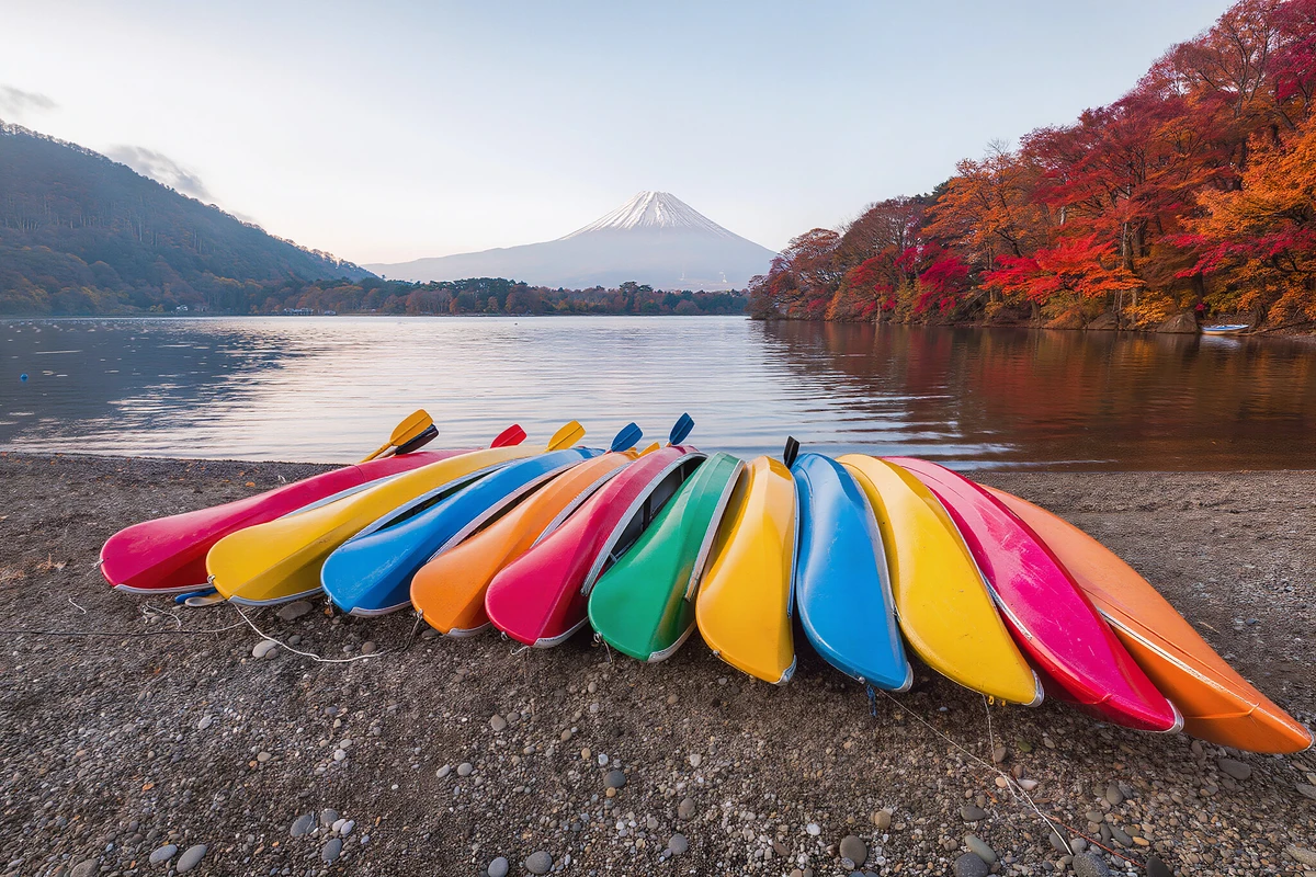 Lake Kawaguchiko Early-Morning Kayak with Mount Fuji Views