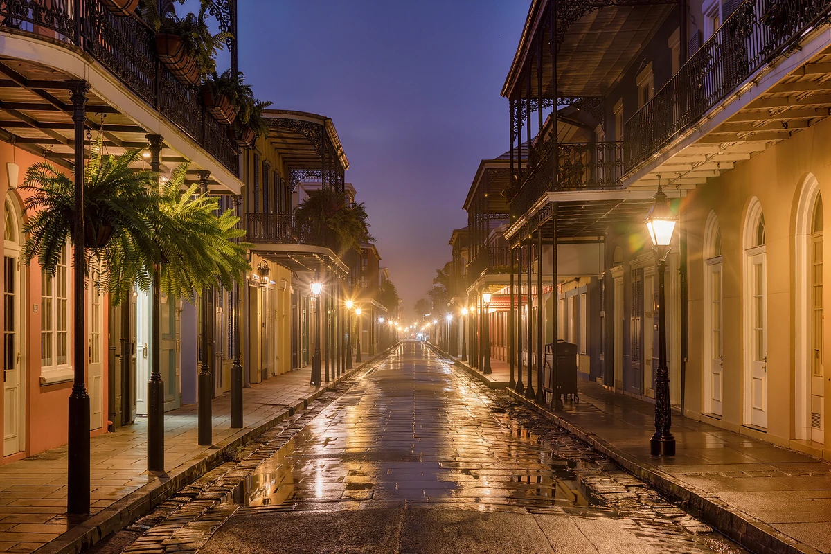 Haunted Night Bus Tour with Cemetery Visit New Orleans