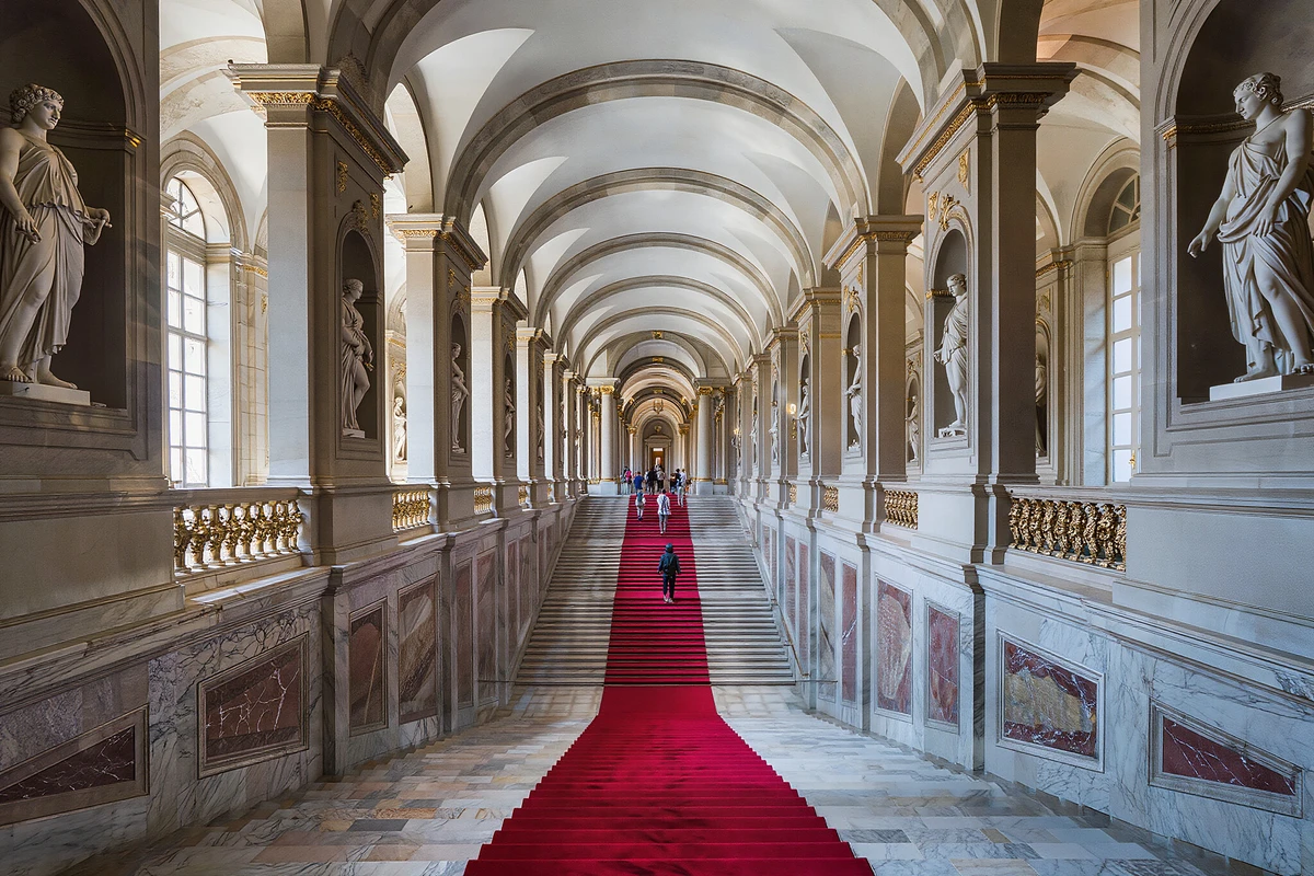 Royal Palace Guided Tour & Tickets with Piazza del Plebiscito Naples