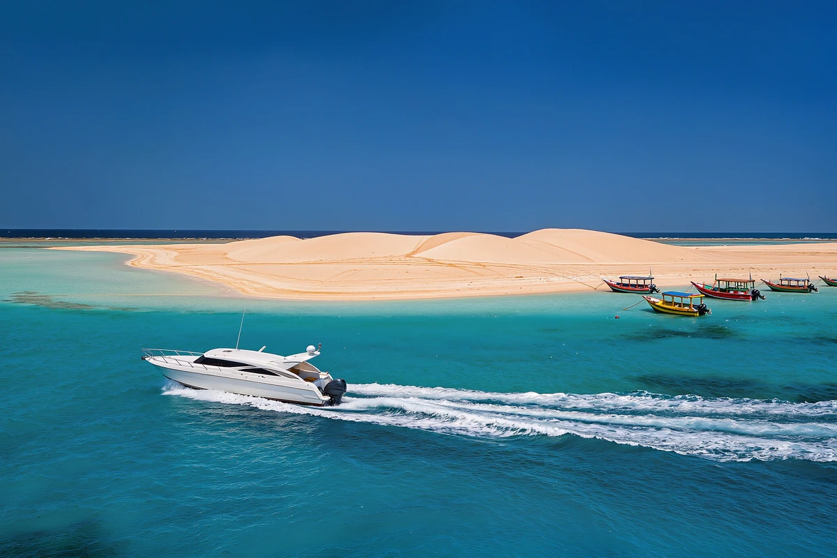 Islands Speedboat with Dolphin Watching and Snorkelling El Gouna